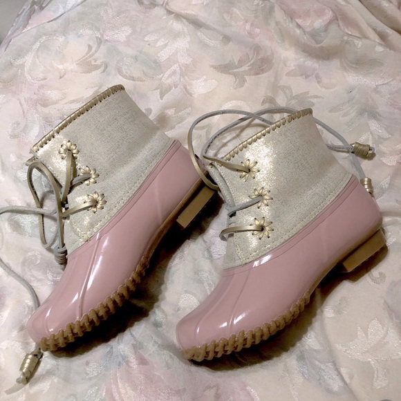 JACK ROGERS Chloe Pink Duck Ankle Boots Lace Up Shimmery Sherpa Lined Size 6 - Picture 7 of 10